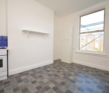 2 bedroom maisonette to rent - Photo 6