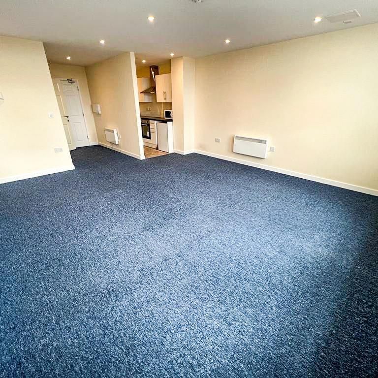 Studio to rent - Photo 1