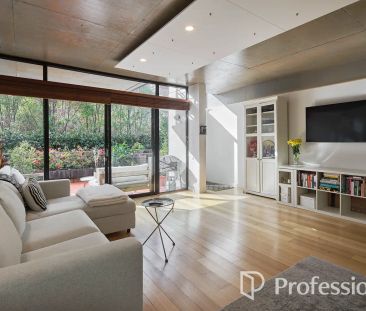 “ULTIMATE TOWN RESIDENCE – 2 X ENTERTAINING BALCONIES” - Photo 2