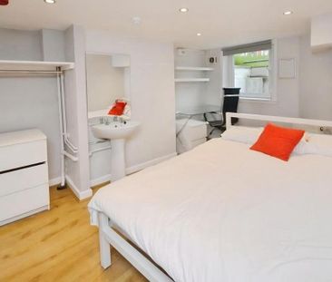 6 bedroom terraced house to rent - Photo 5