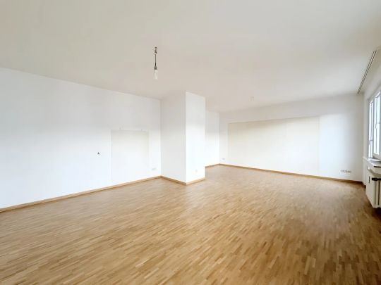 SANIERTE 2-ZIMMERWOHNUNG IN DER STADTMITTE ZU MIETEN! - Photo 1