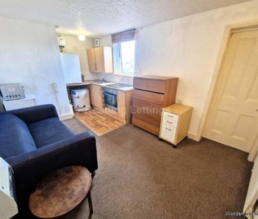 1 bedroom property to rent in Reading - Photo 4