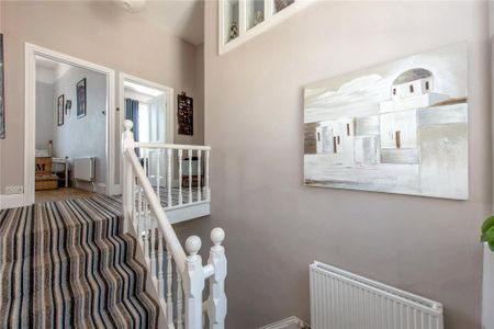 4 bedroom semi-detached house to rent - Photo 5