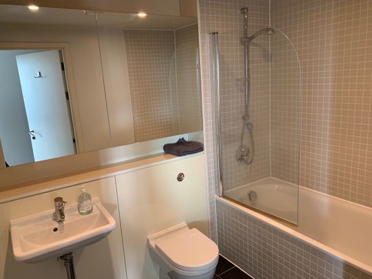 2 Bed Flat, Beetham Tower, M3 - Photo 1