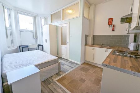 Studio to rent - Photo 2