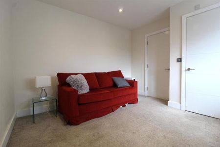 5 bedroom semi-detached house to rent - Photo 3