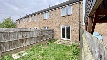 2 bedroom end of terrace house to rent - Photo 3
