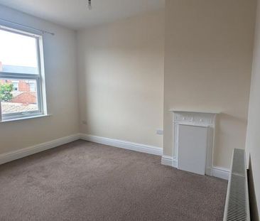 2 bedroom semi-detached house to rent - Photo 6