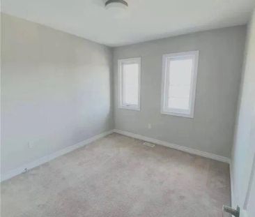 Condo Townhouse For Lease | N9261620 - Photo 3