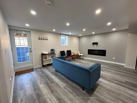 Detached Home For Lease | W9229201 - Photo 5