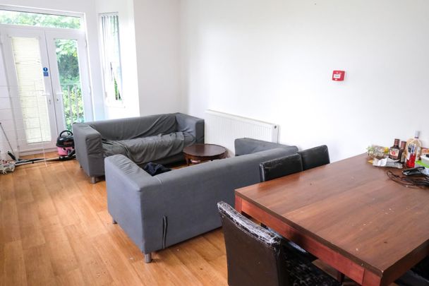 Lisson Grove, Plymouth - Photo 1