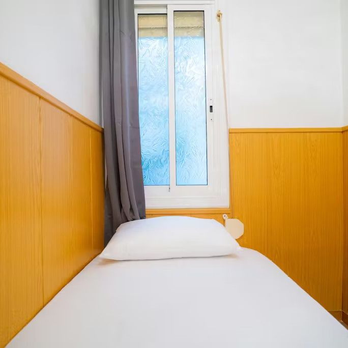 Carrer de Sants, Barcelona, Catalonia 08014 - Foto 1