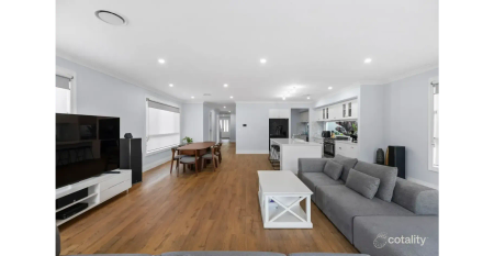 Spacious Five-Bedroom Family Home in Prime Inner-North Location - Photo 2