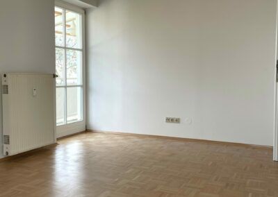 Geräumige 3 Zimmer-Wohnung mit möblierter Küche und Balkon! - Photo 1