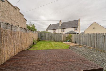 3 bedroom semi-detached house to rent - Photo 2
