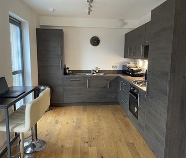 2 bedroom flat to rent - Photo 2