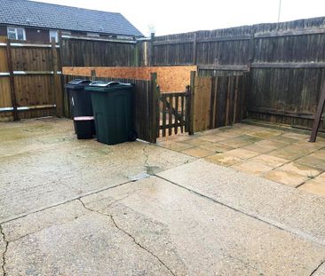 3 bedroom end of terrace house to rent - Photo 3