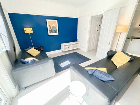 7 Bed Semi-Detached House, Granby Grove, SO17 - Photo 2