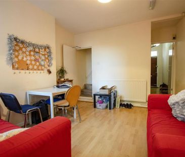 6 bedroom house to rent - Photo 1