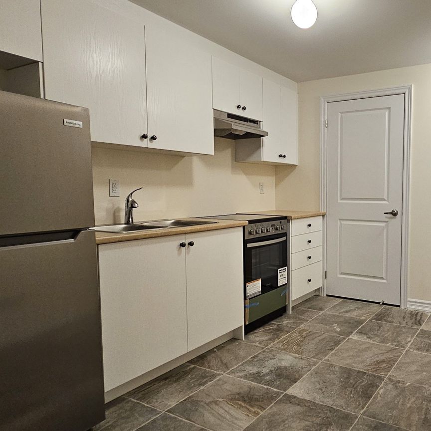 For Lease - 150 Terry Fox Drive Unit# 1, Barrie, Ontario - Photo 1