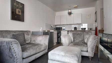 1 bedroom flat to rent - Photo 2