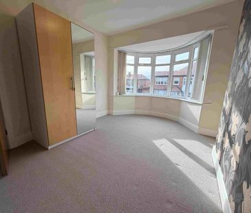4 bedroom semi-detached house to rent - Photo 4