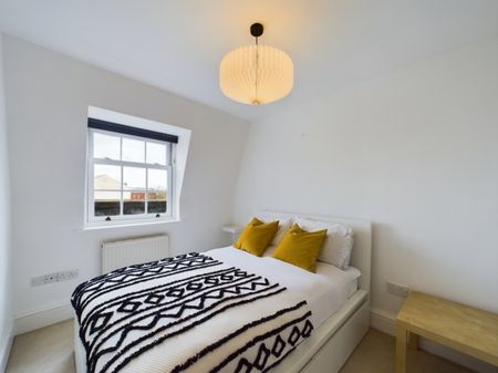 St. Georges Place, Cheltenham - Photo 2