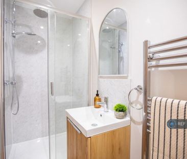 1 bedroom in a house share to rent - Photo 6