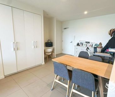 LUXURY 2 BEDROOM APARTMENT IN WEST END - Photo 3