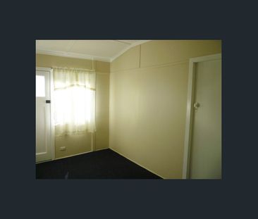 2 Bedroom Flat - FANTASTIC VALUE - Photo 2