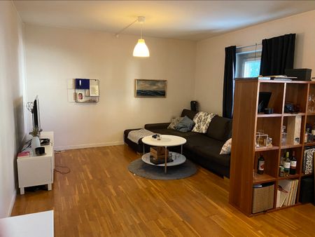 2:a i lugnt område nära pendel i Älvsjö - Foto 2