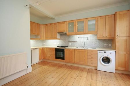 2 bedroom flat to rent - Photo 4