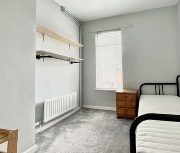 75 Donegall Avenue, Belfast, BT12 6LS - Photo 6