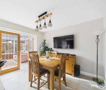 4 bedroom detached house to rent - Photo 6