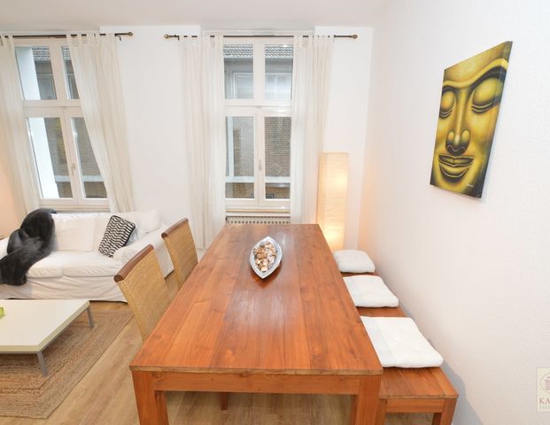 Wohnen zwischen Rhein & Altstadt: Tolle Altbau-Wohnung! - Photo 1