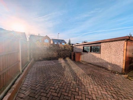 3 bedroom semi-detached house to rent - Photo 2