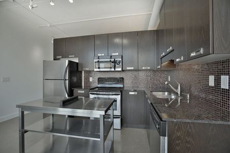 For Lease - 2 Fieldway Road Unit# 1016, Toronto, Ontario - Photo 3