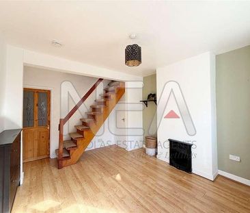 Gosbrook Road, Caversham, Reading, RG4 - Photo 1