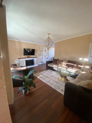 Rockingham - Photo 1