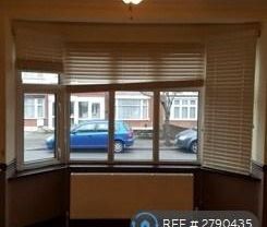 4 bedroom terraced house to rent - Photo 2