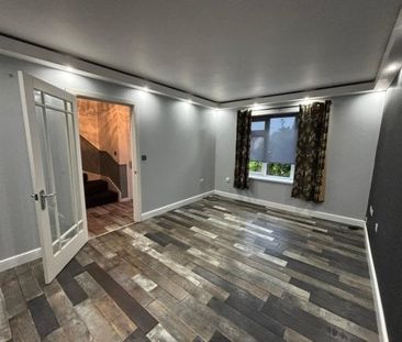 Maes Croffte, Ammanford, SA18 - Photo 1