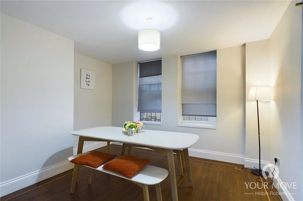 1 bedroom in a house share to rent - Photo 1