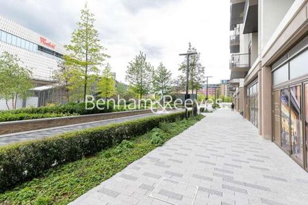 Fountain Park Way, White City, W12 - Photo 3