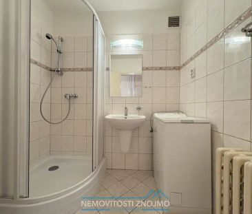 Pronájem světlého bytu 2+1 s krásným výhledem pár kroků od centra Z... - Fotografie 4