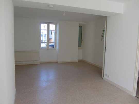 Location Appartement 1 pièce 27m² USSEL 19200 - Photo 1