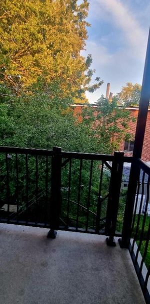 un beau 5 1/2 avec 3 chambres fermées à Ahuntsic - électroménagers inclus- - Photo 1