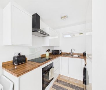 1 bedroom flat to rent - Photo 6