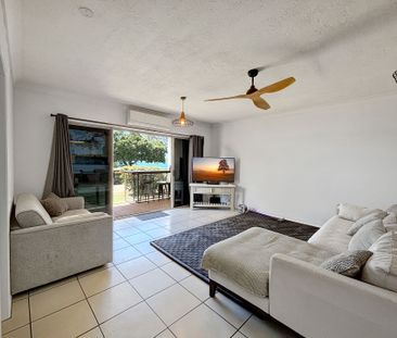 Waterfront Living on the Maroochy River! - Photo 3