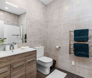 Near-New Home in Prime Albany location - Photo 1