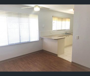 1/110 Christine Avenue, Burleigh Waters, Qld 4220 - Photo 6